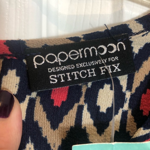 Geometric Patterned Women's Top - Picture 6 of 8